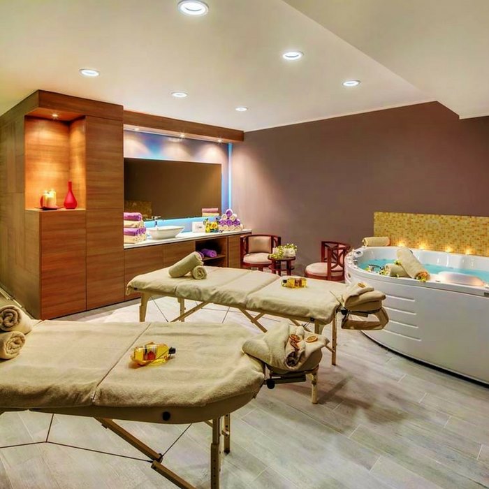 Hotel Royal Princess, Dubrovnik indoor spa and massage table