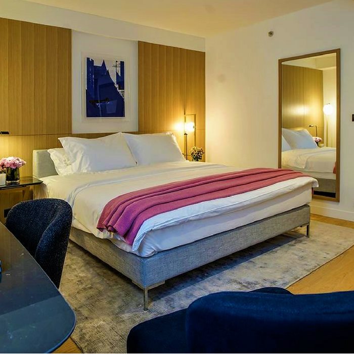 Hotel Excelsior, Dubrovnik double bed bedroom